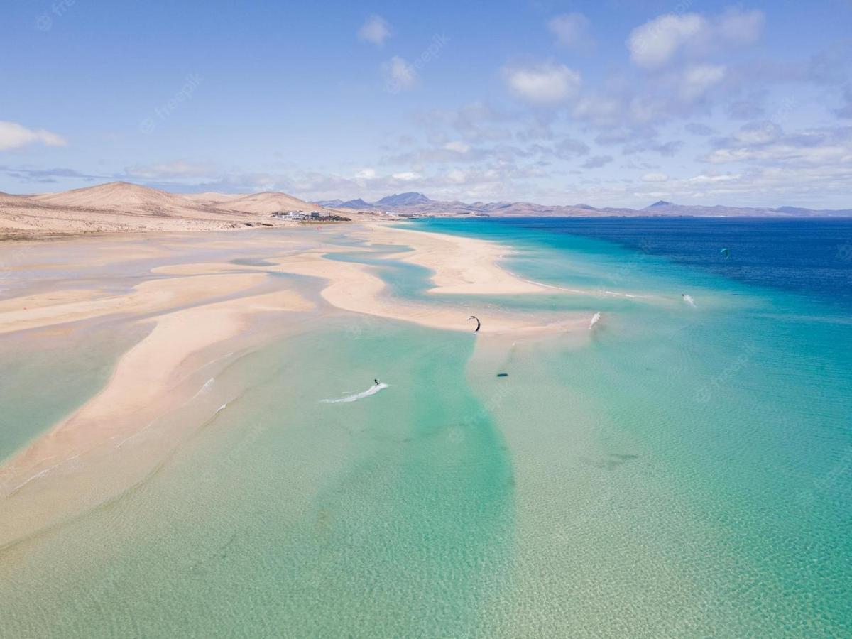 Villa Ingrid. Piscina Exterior. Las Playas المظهر الخارجي الصورة